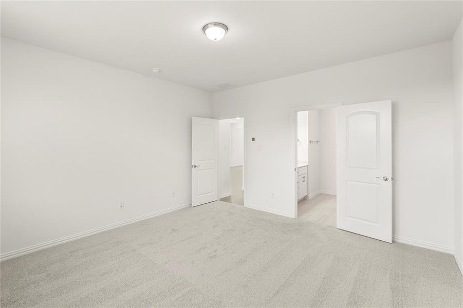 Spacious, unfurnished interior of a new home in Walden Pond, Forney (Image 20).