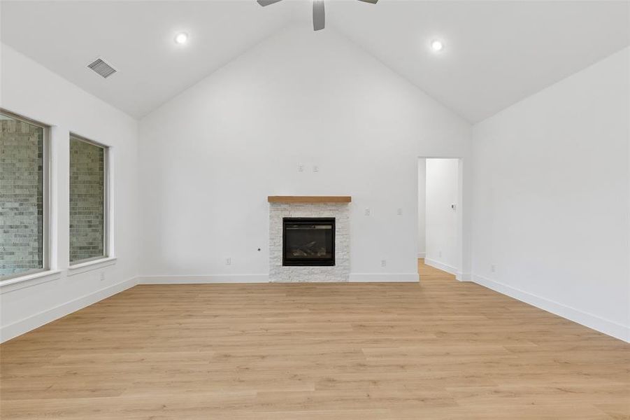 Spacious, unfurnished interior of a new home in Ellis Ranch Estates, Waxahachie (Image 24).