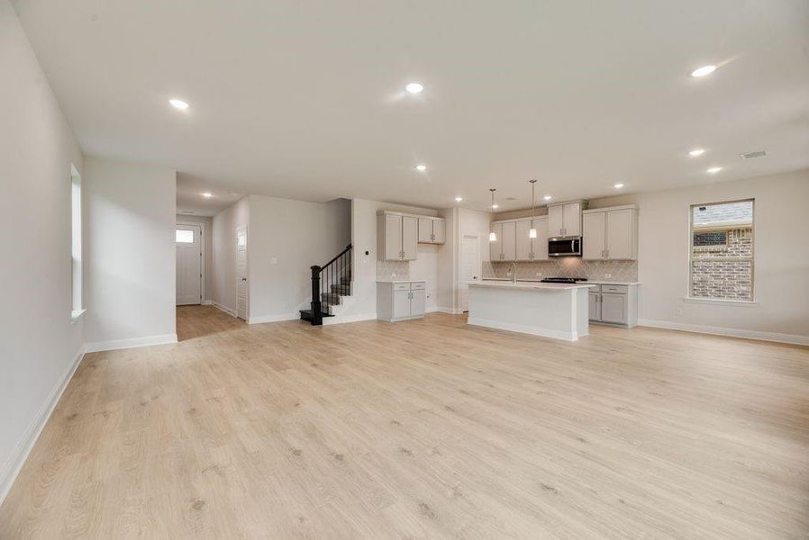 Spacious, unfurnished interior of a new home in Spiritas Ranch, Little Elm (Image 32).