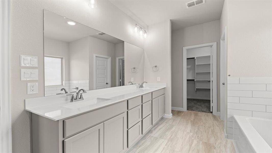 22. 1734 Coachman - Bath (4)