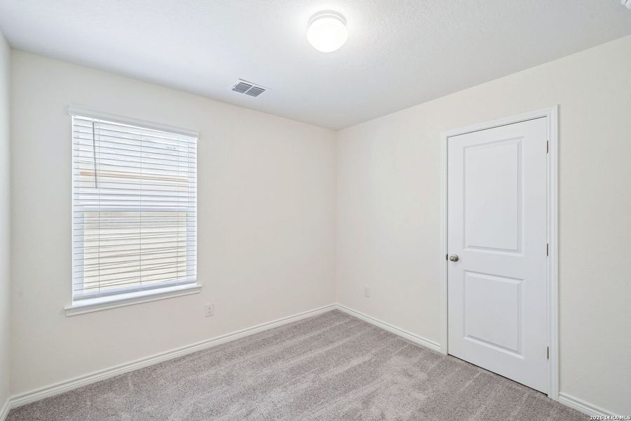 Spacious, unfurnished interior of a new home in Nagel Crossing, San Antonio (Image 23).