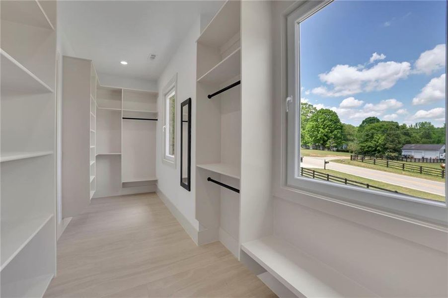 Spacious, unfurnished interior of a new home in , Auburn (Image 32).