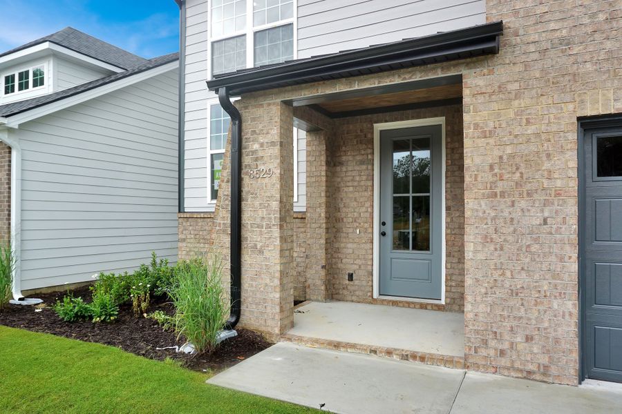 Exterior details and patio area of a home in Givens Park, Chattanooga (Image 3).