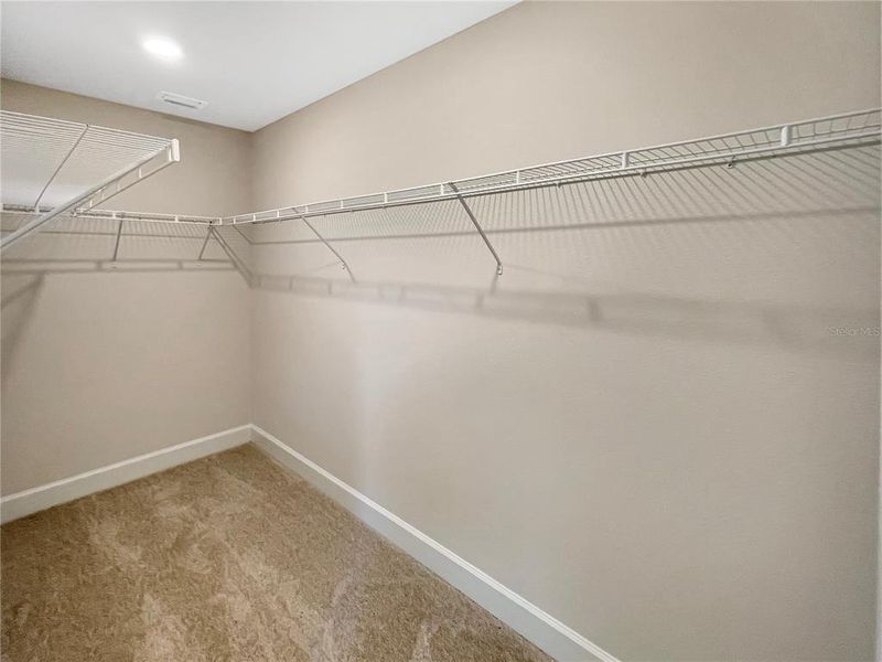 Spacious, unfurnished interior of a new home in Harmony Central, St. Cloud (Image 12).