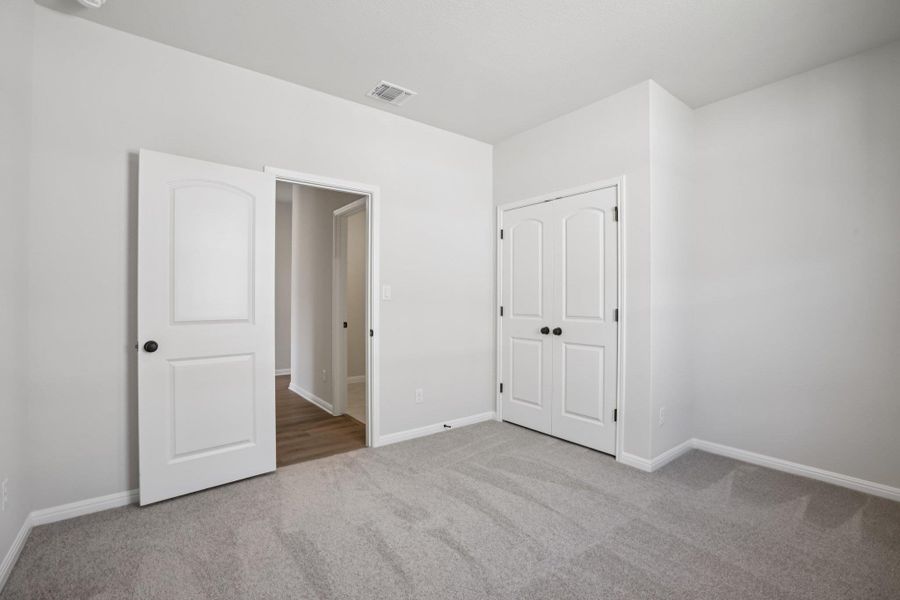 Spacious, unfurnished interior of a new home in Berry Creek Highlands, Georgetown (Image 8).