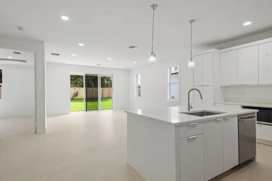4606 Hibiscus - MLS - 004