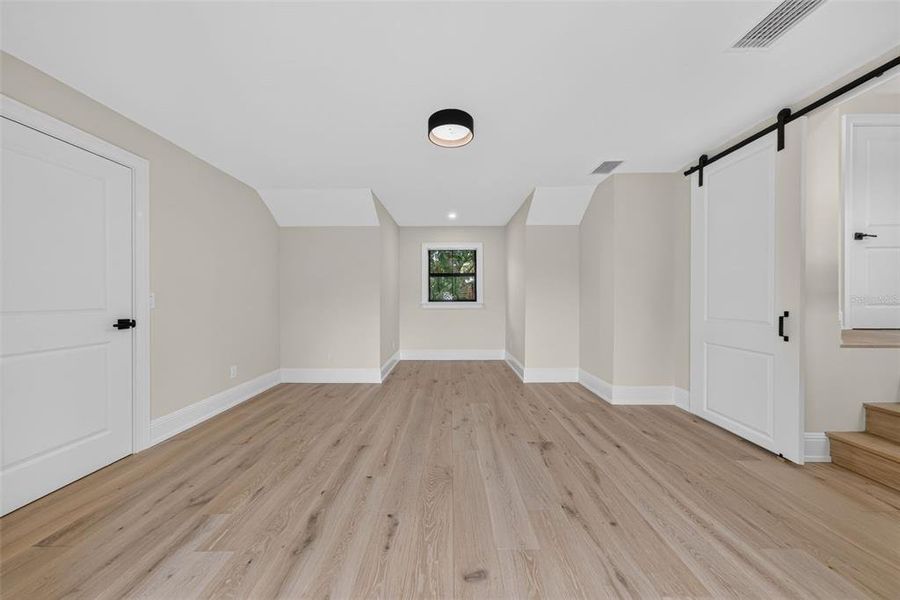 Spacious, unfurnished interior of a new home in , Sarasota (Image 20). Spacious, unfurnished interior of a new home in , Sarasota (Image 20).