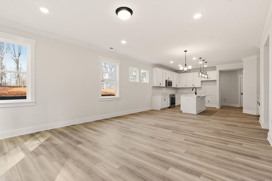 Spacious, unfurnished interior of a new home in Harbor Crossing, Greensboro (Image 25).