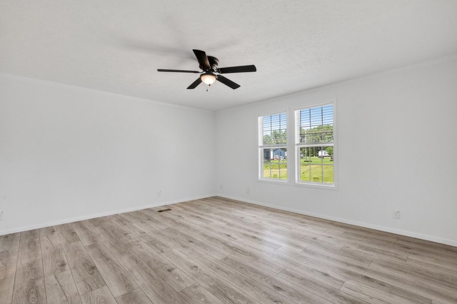 Spacious, unfurnished interior of a new home in , Cross (Image 21).