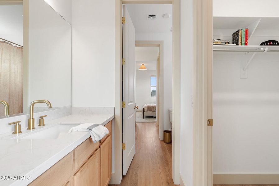 Jack & Jill Bathroom Jack & Jill Bathroom