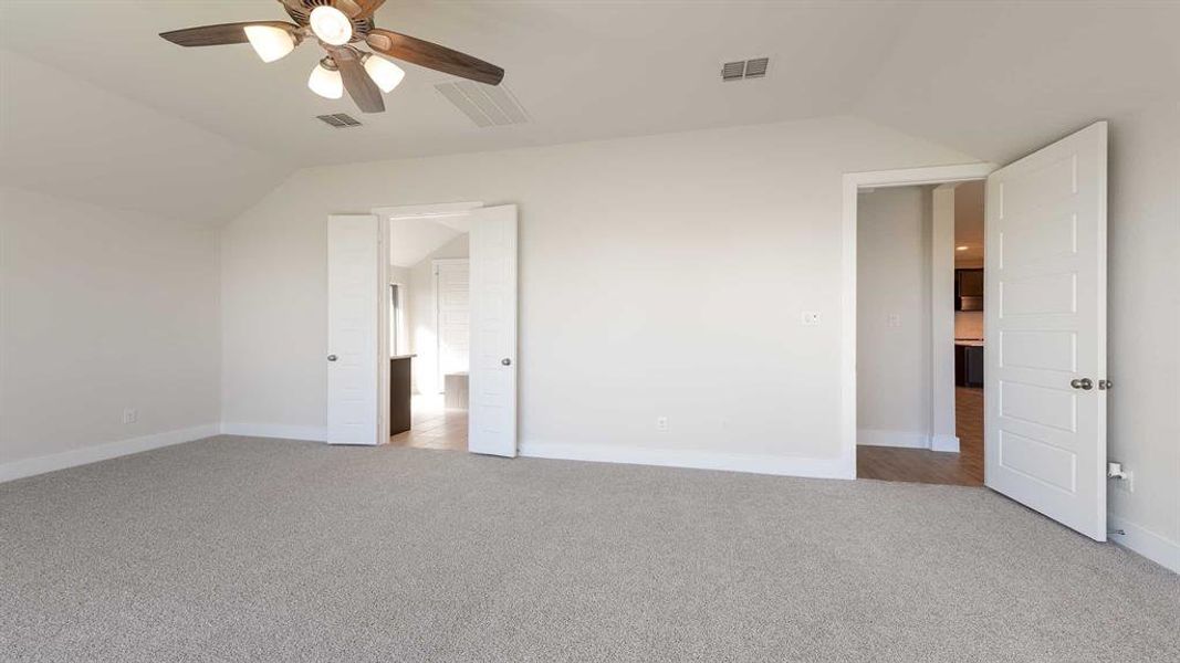 Spacious, unfurnished interior of a new home in Myrtle Creek 60', Waxahachie (Image 17).