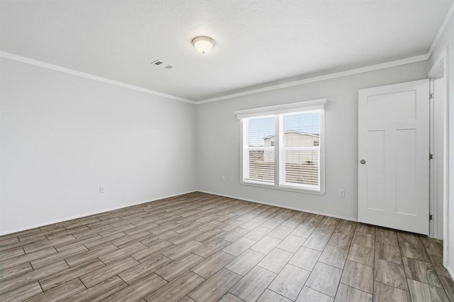 Spacious, unfurnished interior of a new home in , Hawley (Image 21).