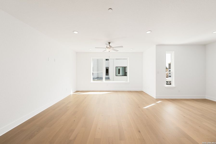 Spacious, unfurnished interior of a new home in , San Antonio (Image 25).