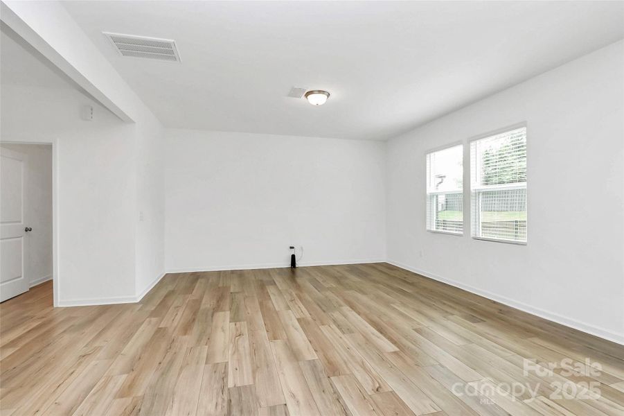 Spacious, unfurnished interior of a new home in Sunbriar, Charlotte (Image 27).
