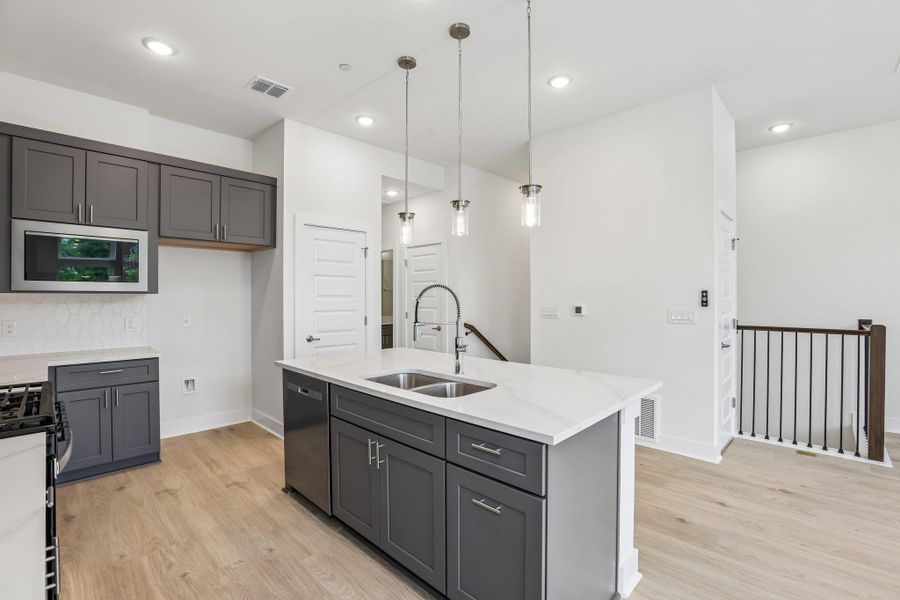 Photos are of a staged model with the same floor plan. Actual residence and interior finishes may vary. Photos are of a staged model with the same floor plan. Actual residence and interior finishes may vary.