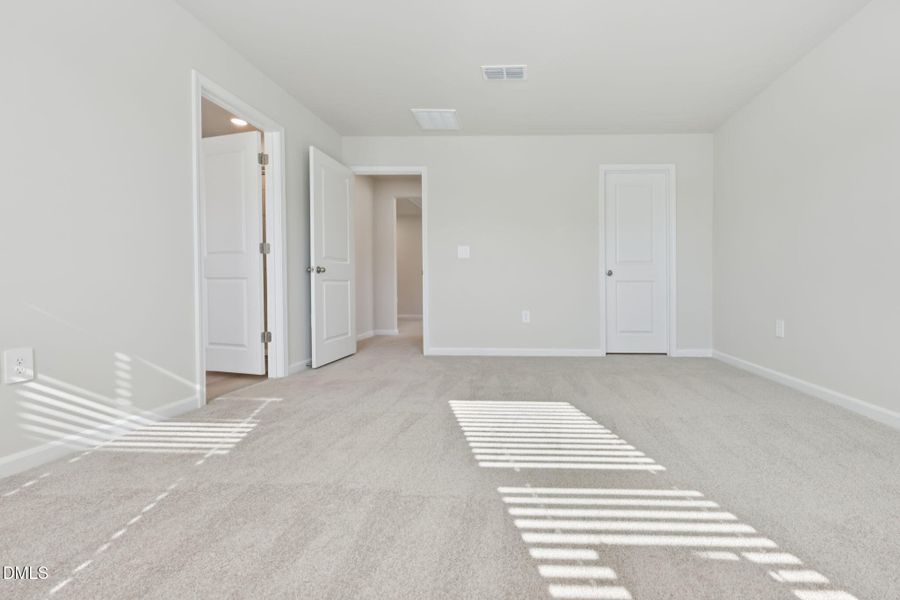 27 - Primary Bed 27 - Primary Bed