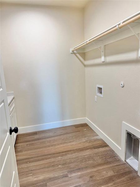 Spacious, unfurnished interior of a new home in , Weatherford (Image 26).