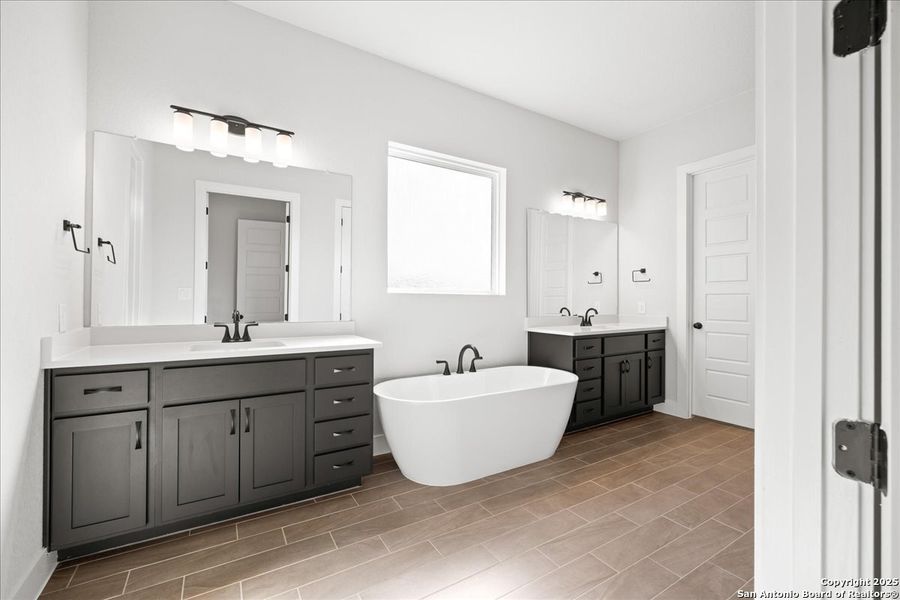 Furnished interior view inside a new home in Village at Three Oaks, Seguin (Image 12). Furnished interior view inside a new home in Village at Three Oaks, Seguin (Image 12).