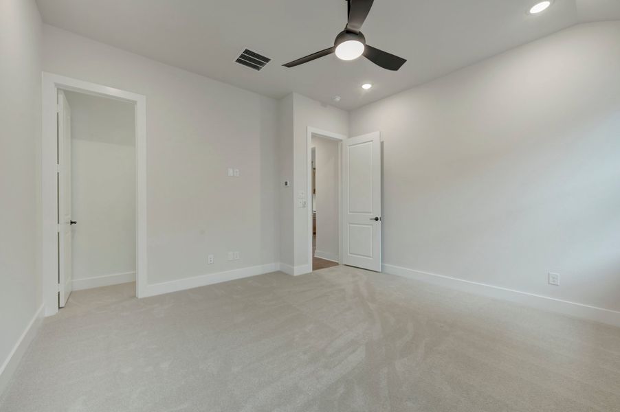 Spacious, unfurnished interior of a new home in Painted Tree, McKinney (Image 21).