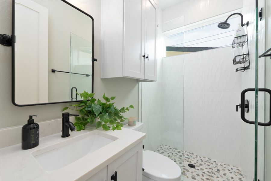 Upstairs casita full bath