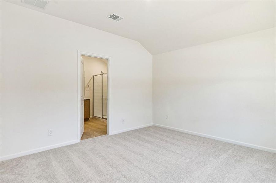 Spacious, unfurnished interior of a new home in River Ridge, Crandall (Image 32).