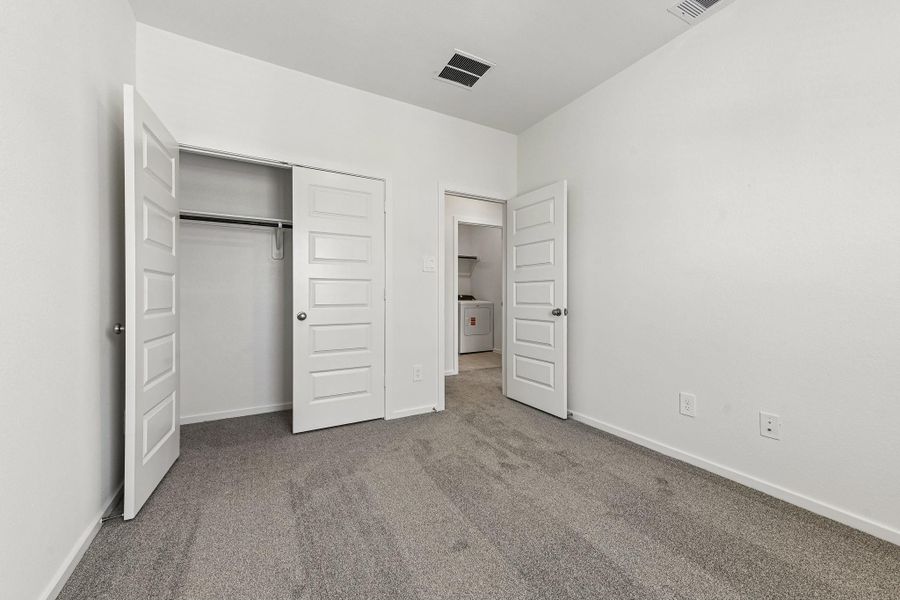 Spacious, unfurnished interior of a new home in Kemah Crossing - City Series, Kemah (Image 33).