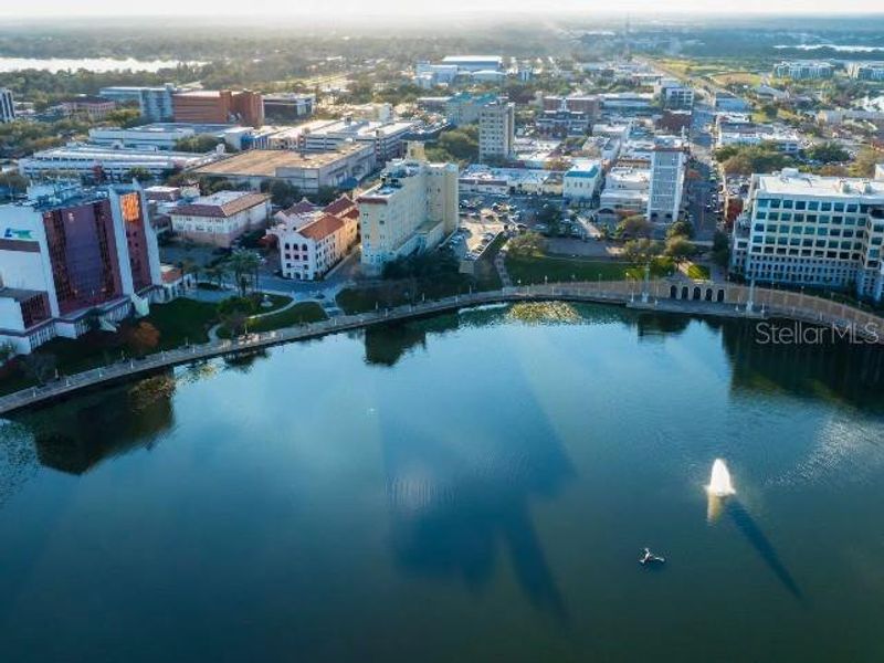 Downtown Lakeland is less than 10 miles away