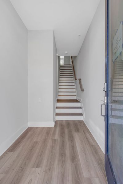 Spacious, unfurnished interior of a new home in Echo Park, Suwanee (Image 19).