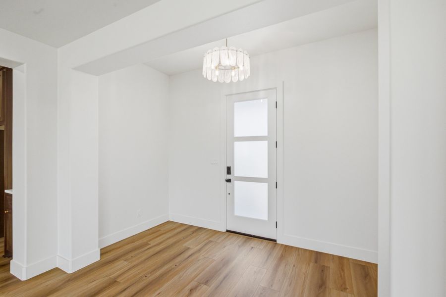 Spacious, unfurnished interior of a new home in Escalera Ranch 1833, Victoria (Image 43). Spacious, unfurnished interior of a new home in Escalera Ranch 1833, Victoria (Image 43).