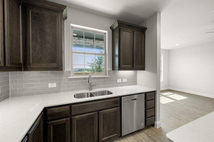 660 Sandiford- Kitchen-4 660 Sandiford- Kitchen-4