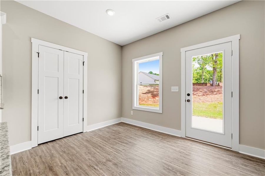 Spacious, unfurnished interior of a new home in Benson Estates, Dallas (Image 15).