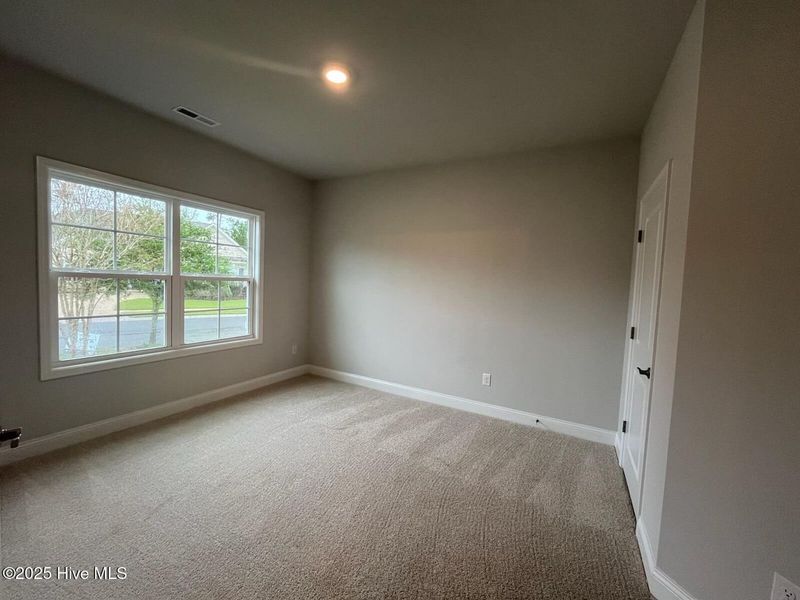 Spacious, unfurnished interior of a new home in Palmetto Creek, Bolivia (Image 20).