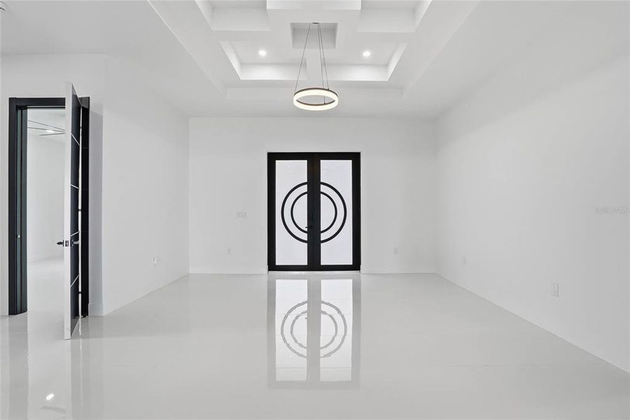 Spacious, unfurnished interior of a new home in , Tampa (Image 42).