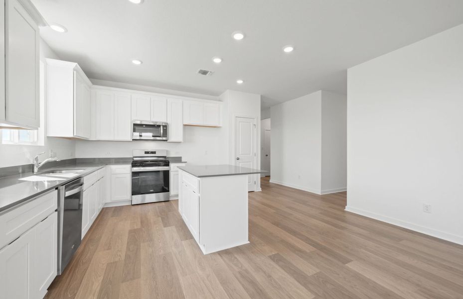Furnished interior view inside a new home in Alto, San Marcos (Image 11).