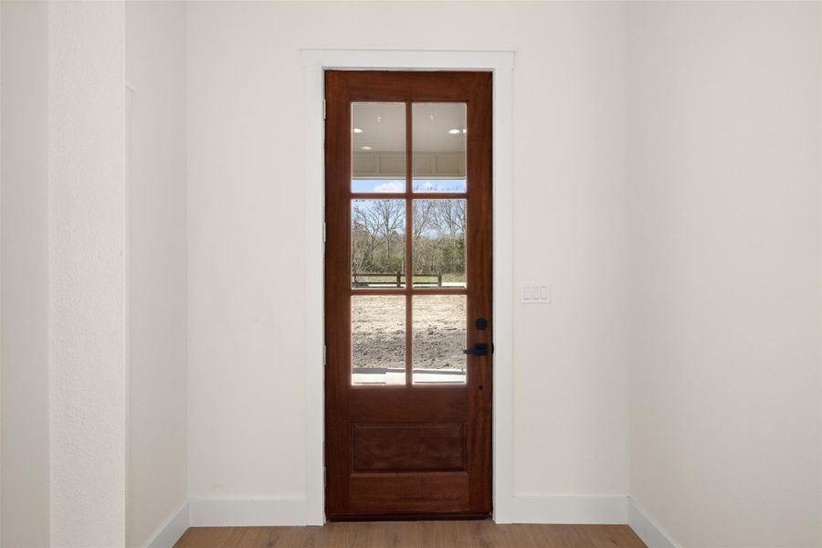 Spacious, unfurnished interior of a new home in , Bedias (Image 26).