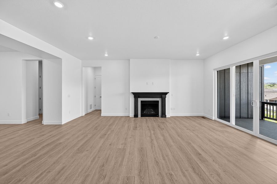 Spacious, unfurnished interior of a new home in Macanta, Castle Rock (Image 12). Spacious, unfurnished interior of a new home in Macanta, Castle Rock (Image 12).