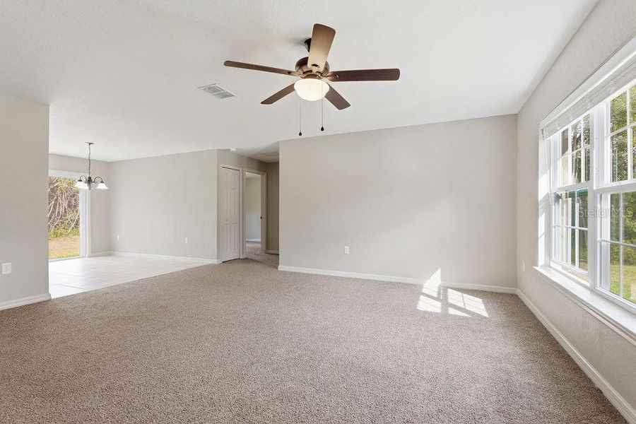 Spacious, unfurnished interior of a new home in Marion Oaks, Ocala (Image 11).