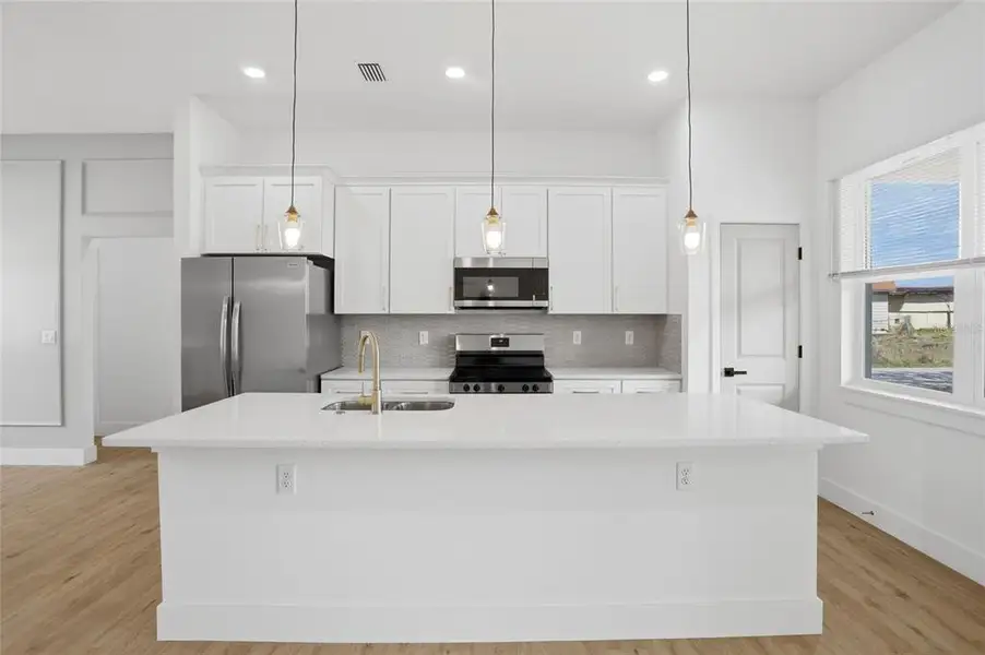 Furnished interior view inside a new home in , Orlando (Image 5).