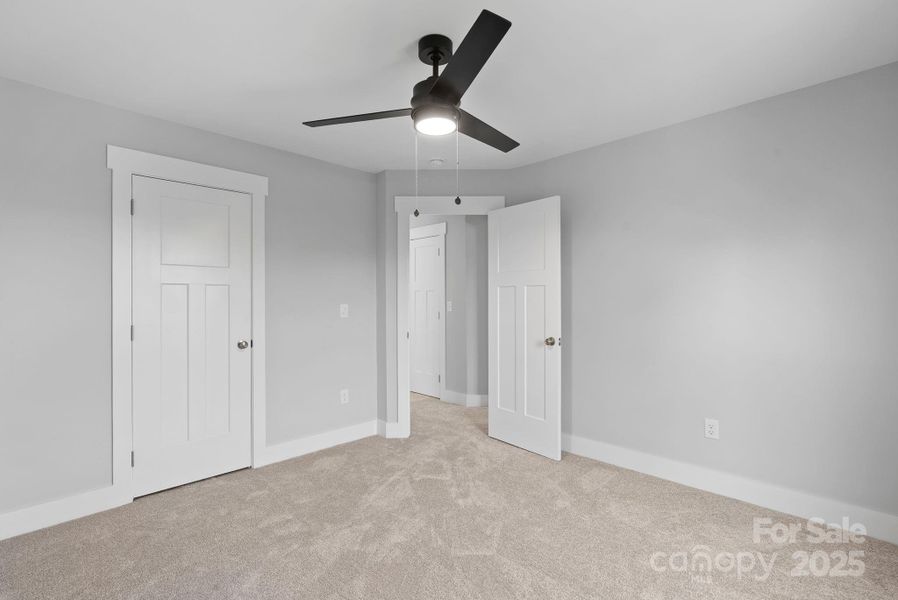 Spacious, unfurnished interior of a new home in , Asheville (Image 33).