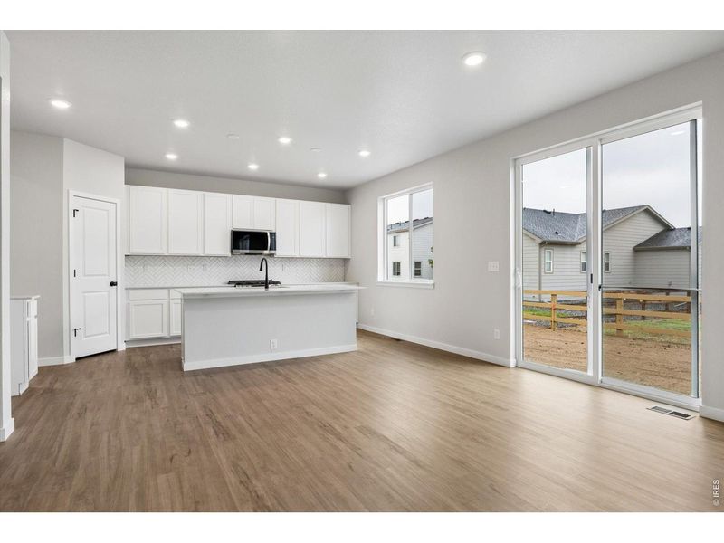 Spacious, unfurnished interior of a new home in Prairie Song, Windsor (Image 25).