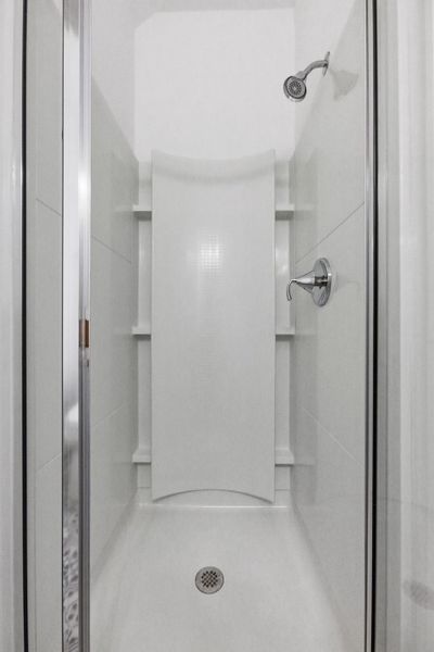 Image 32 of a home in East Parke. Image 32 of a home in East Parke.