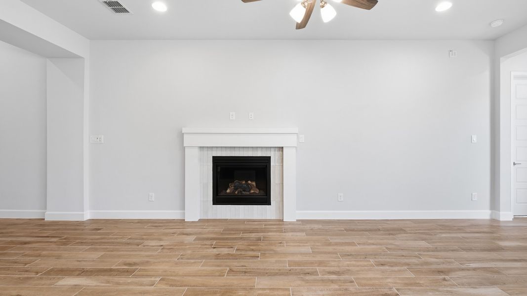 Spacious, unfurnished interior of a new home in Ventana, Fort Worth (Image 19).