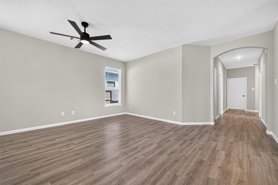 Spacious, unfurnished interior of a new home in La Segarra, Brookshire (Image 26).