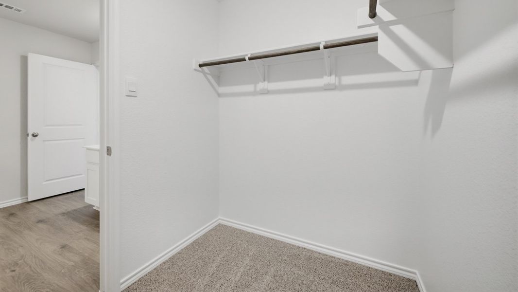 Spacious, unfurnished interior of a new home in Riverfield, Josephine (Image 9).