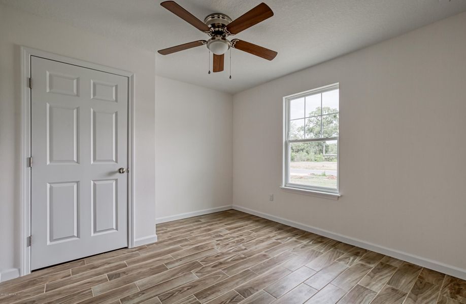 Spacious, unfurnished interior of a new home in , Jacksonville (Image 30).