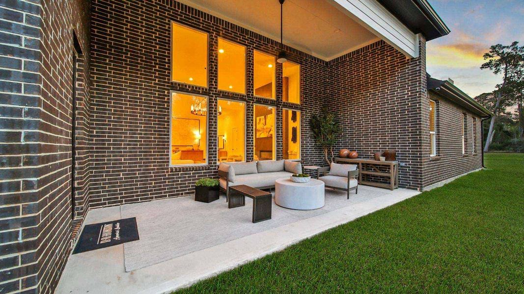 Exterior details and patio area of a home in Butlers Bend Estates, Pinehurst (Image 27).