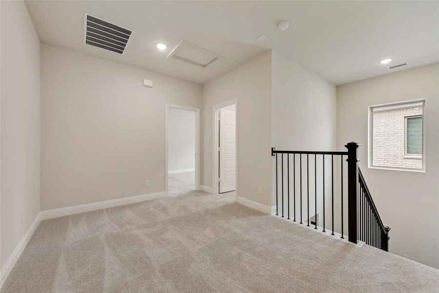 Spacious, unfurnished interior of a new home in Sutton Fields, Celina (Image 33).