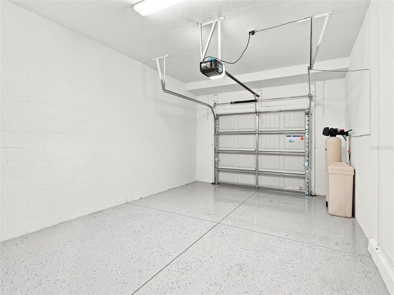 Spacious, unfurnished interior of a new home in , San Antonio (Image 31).