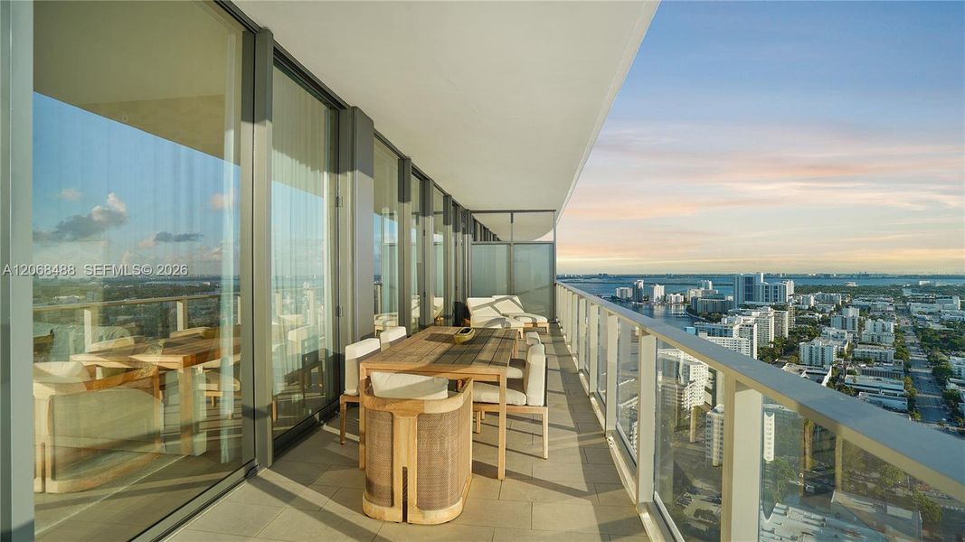Condo located in Miami Beach, FL showcasing its design and architecture (Image 3). Condo located in Miami Beach, FL showcasing its design and architecture (Image 3).