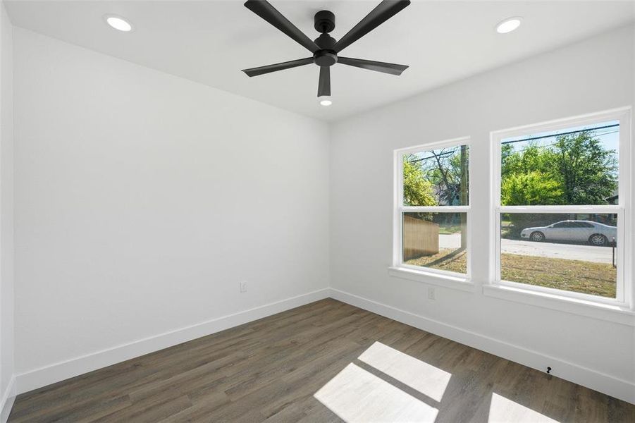 Spacious, unfurnished interior of a new home in , Bellmead (Image 12).